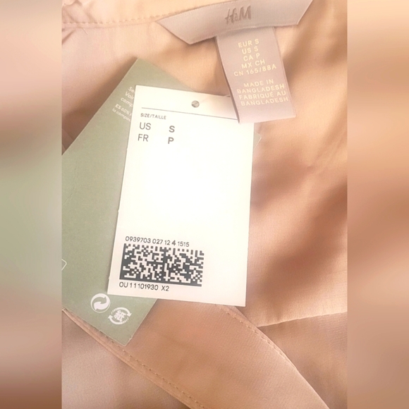 Elegant Cream Button-Up Shirt - Picture 8 of 9